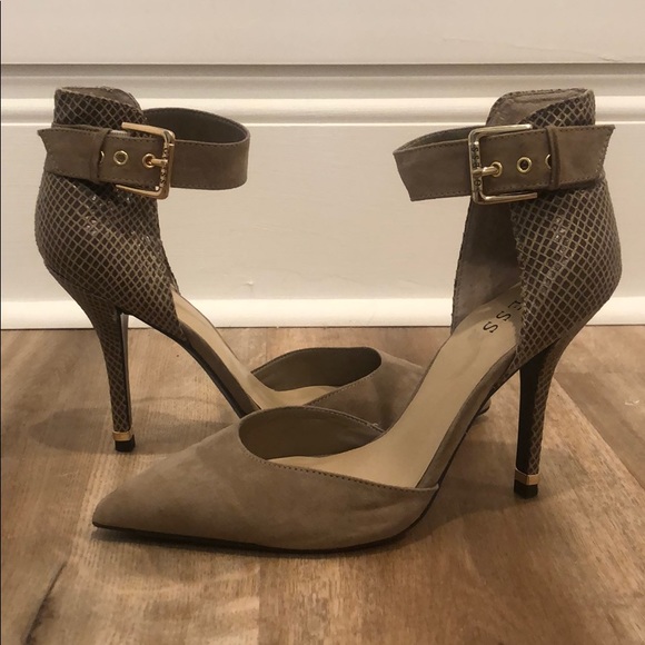 Guess Shoes - Guess tan heels Guess Shoes - Guess tan heels